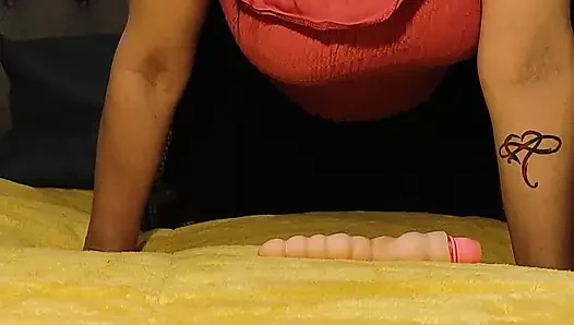 Büyük beyaz poposu olgun bir Latin kızın yatak itirafları, büyük göğüsleri ve pembe vajinası