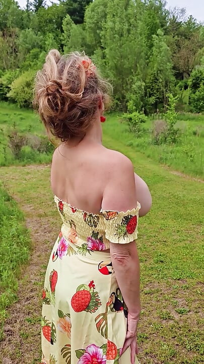 This Housewife has VERY BIG TITS compliation from ONLYFAN PAGE