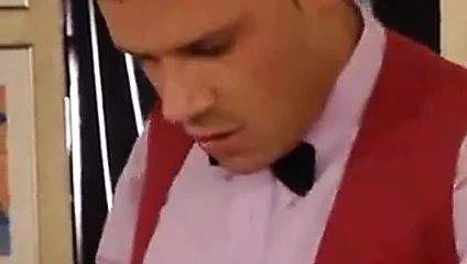 Hizmetçi sikikleri üçlü tarafından jackass