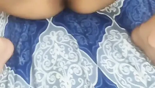 Nişanlım bizi kaydederken nişanlımın arkadaşı beni sikiyor