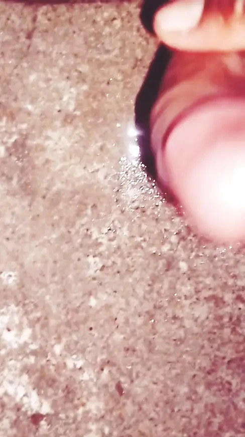 Bugün duş alırken mastürbasyon yapıyorum bugün çok seksi bir transseksüelim