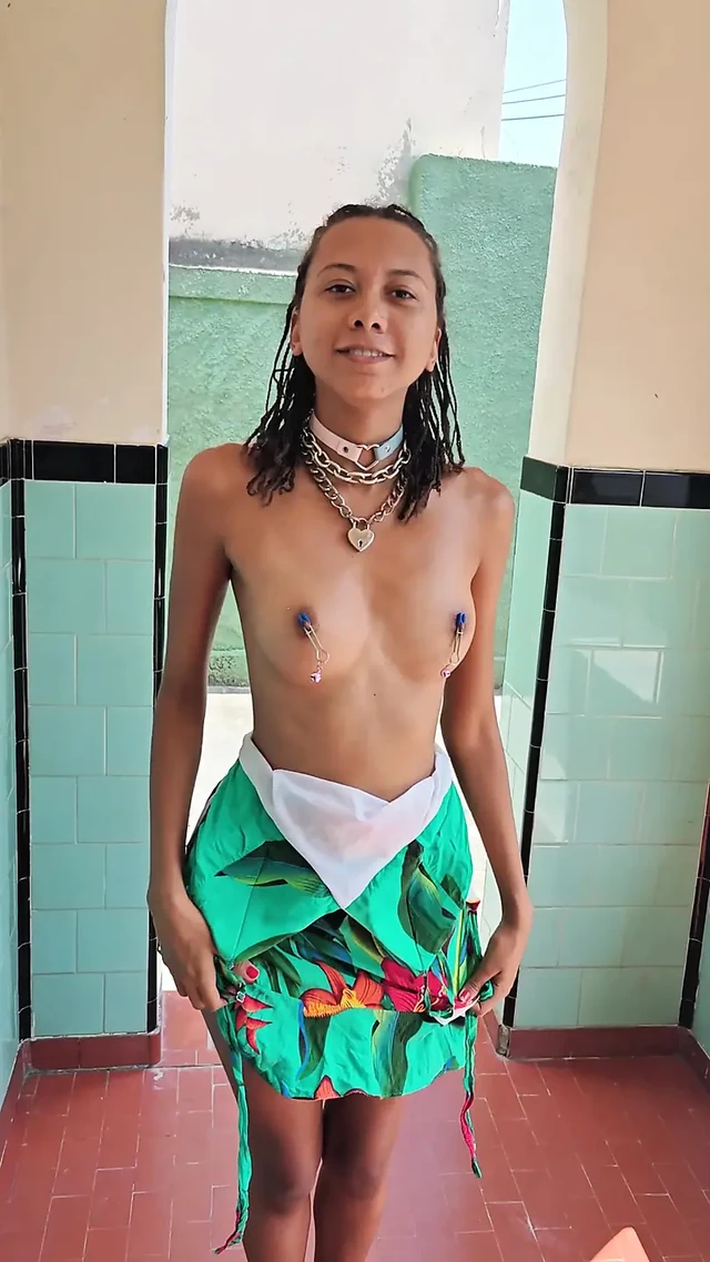 Sıska itaatkar striptiz