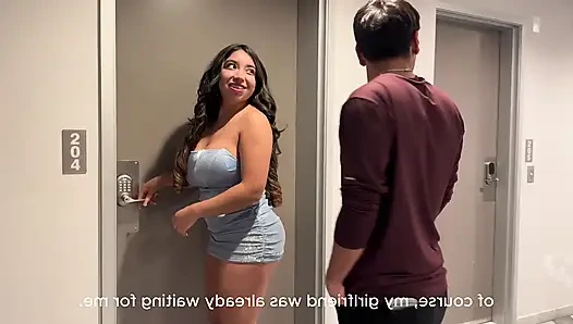 Латина с большой жопой не может устоять перед огромным членом ее шурины скользит в ее горячую, текущую киску