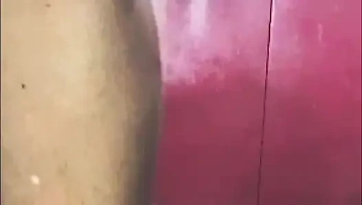 HINTLI KıZ SARI SOYUNUYOR