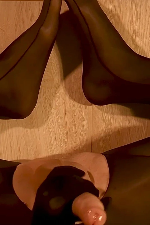 Parlak Siyah Külotlu Çoraplarımda Kalın Menleşme