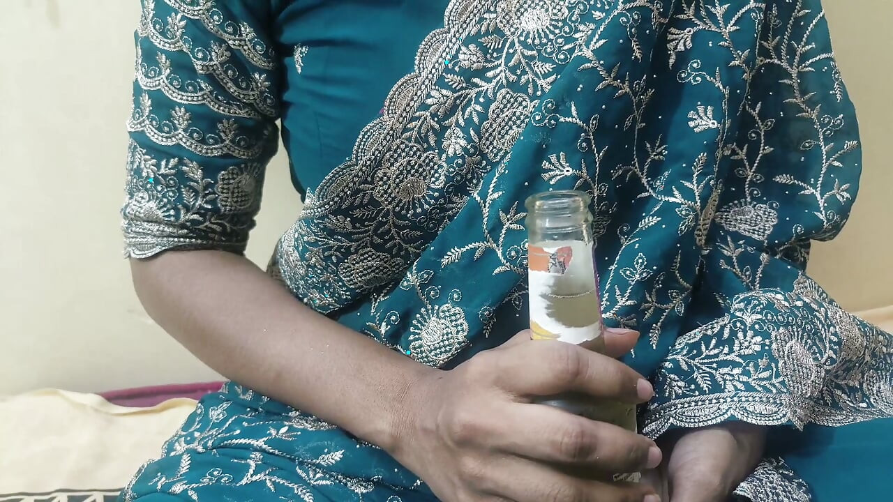 Üvey anne üvey oğlu Telugu ile seks yapıyor