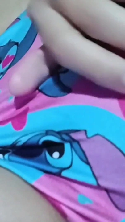 KOLOMBIYALı ÜVEY BABASıYLA GÖRÜNTÜLÜ GÖRÜŞMEDE BÜYÜK GÖĞÜSLERINI GÖSTERIYOR | Klip 2