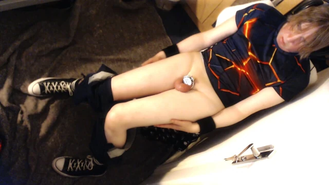 Redhead twink in shorts has marathon fap fest