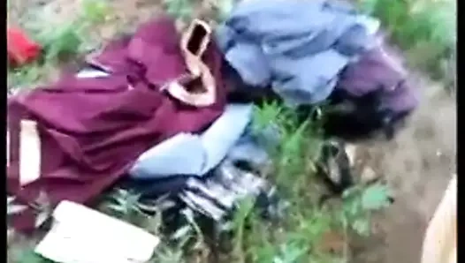 Desi sevgili öpme ve gf gösterme ona göğüsler açık