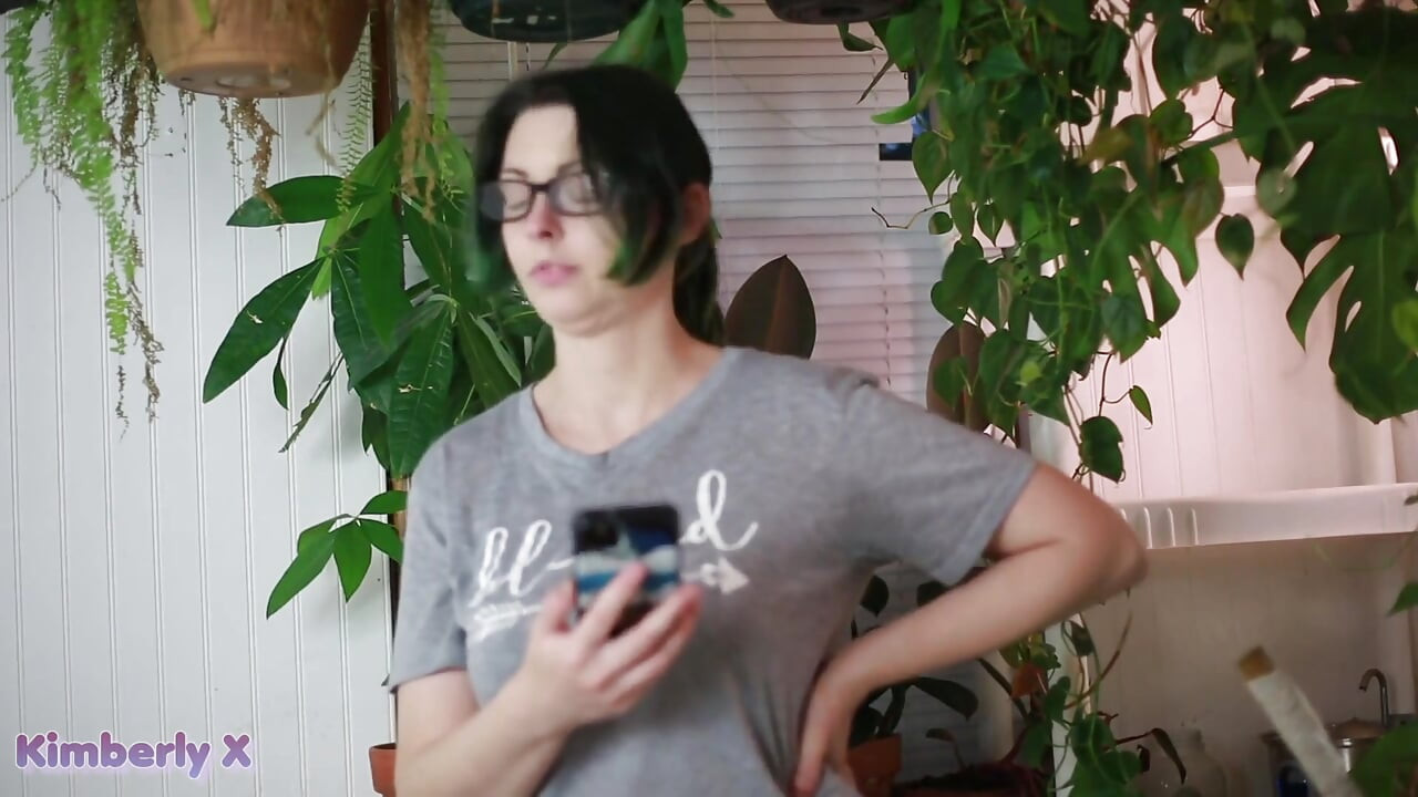 Üvey anne sikinin fotoğrafını alıyor