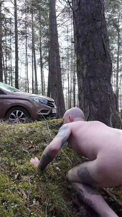 Genç kız arabada ilk anal seksini yaşıyor