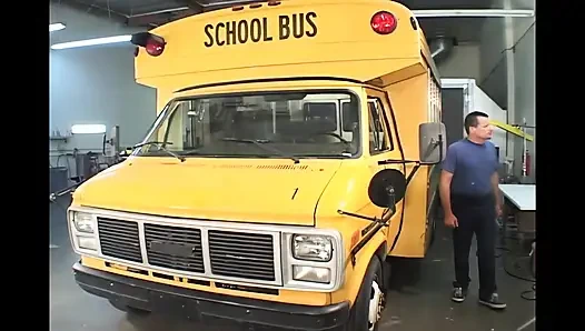 Krista Morgan Büyük Olgun Bir Horoz Tarafından Becerilmek İstiyor