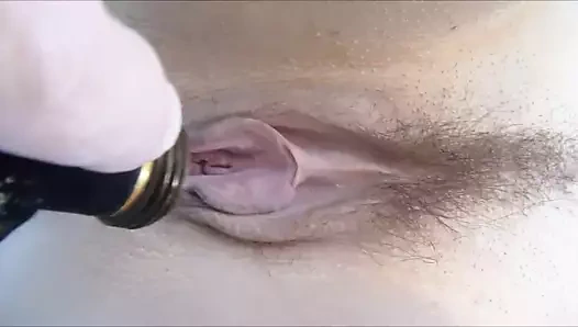 Sekreter karımla bahçe hortumu arasında mastürbasyon yapıyorum