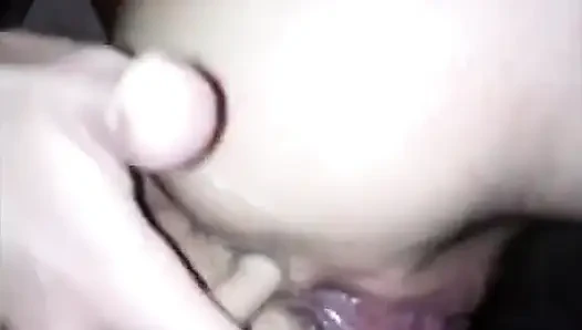 Sabah anal duşta oynuyor