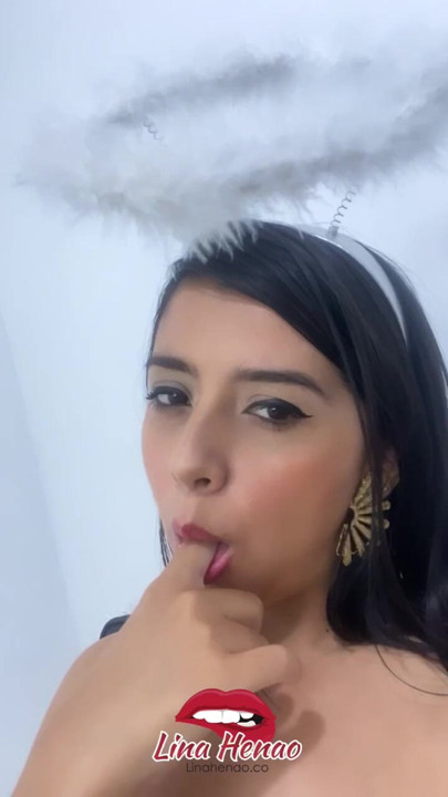 Bu meleğin ıslak amcığını özledin mi