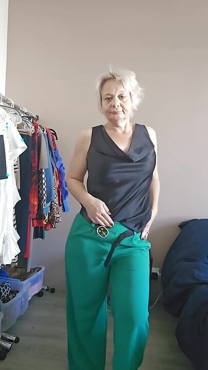 Günün Sonunda Çok Sıcak, Tamamen Islakım, Seks Isteğim Var