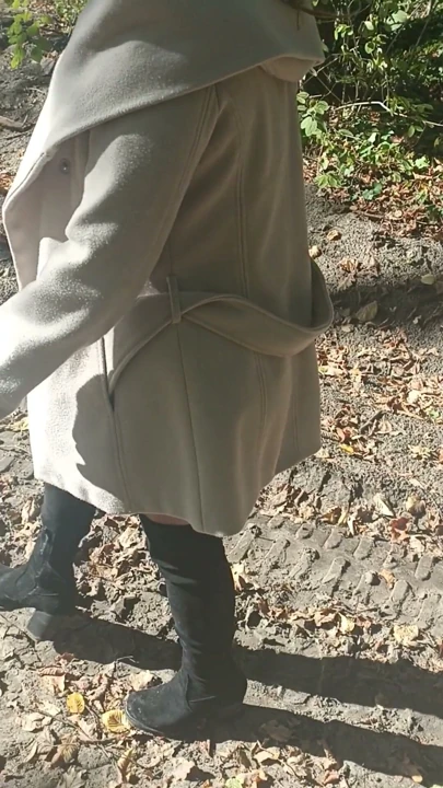 Jade shows off in the wood with the strangers | Clip 3