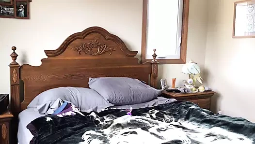 Ben işteyken eşim bana bir hediye gönderdi.