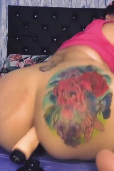 Stripchat'ten seksi anal porno yıldızı