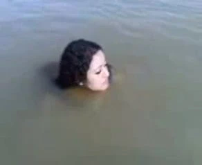 Sudanlı yüzme fukker1.