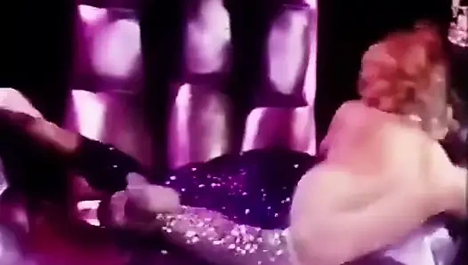 Elektrikli mavi özel - Paul Raymond'ın revuebar'ında bir gece