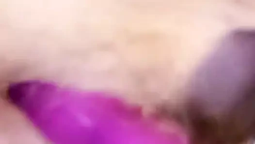 oyuncaklarıyla oynayan gilf