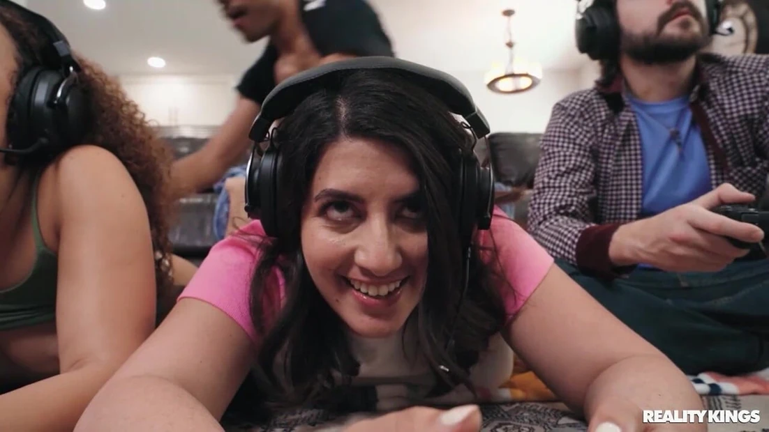 Трах в совместном режиме для девушек-геймерок, Reality Kings