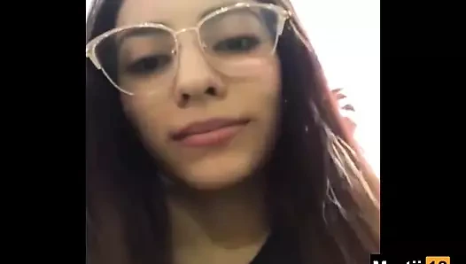 Sana süperklaziko sırasında nasıl eğleneceklerini öğretiyorum