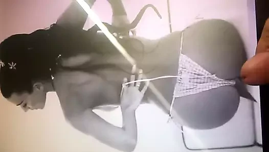 Monica Bellucci'nin götüne boşalma