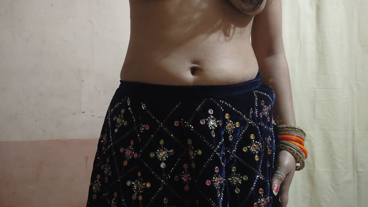 Village Bhabhi Real Love Sex with 18yr Boy! Desi Sex with Clear Audio