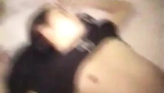 Özel Vietnamlı amatör dörtlü, multi pos, yatak ve zemin, güzel öğrenciler pistonla aksiyon alıyor, yüze boşalma 3 birlikte.