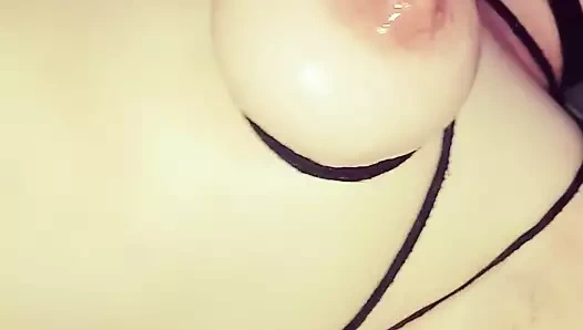 Milf sıcak doğal göğüsler