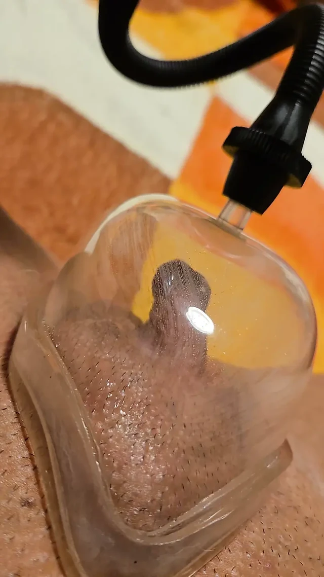 Cuntboy FTM amımı şişene ve parlayana kadar pompalıyorum