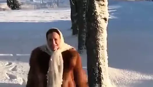 Kar gününde mutluluk