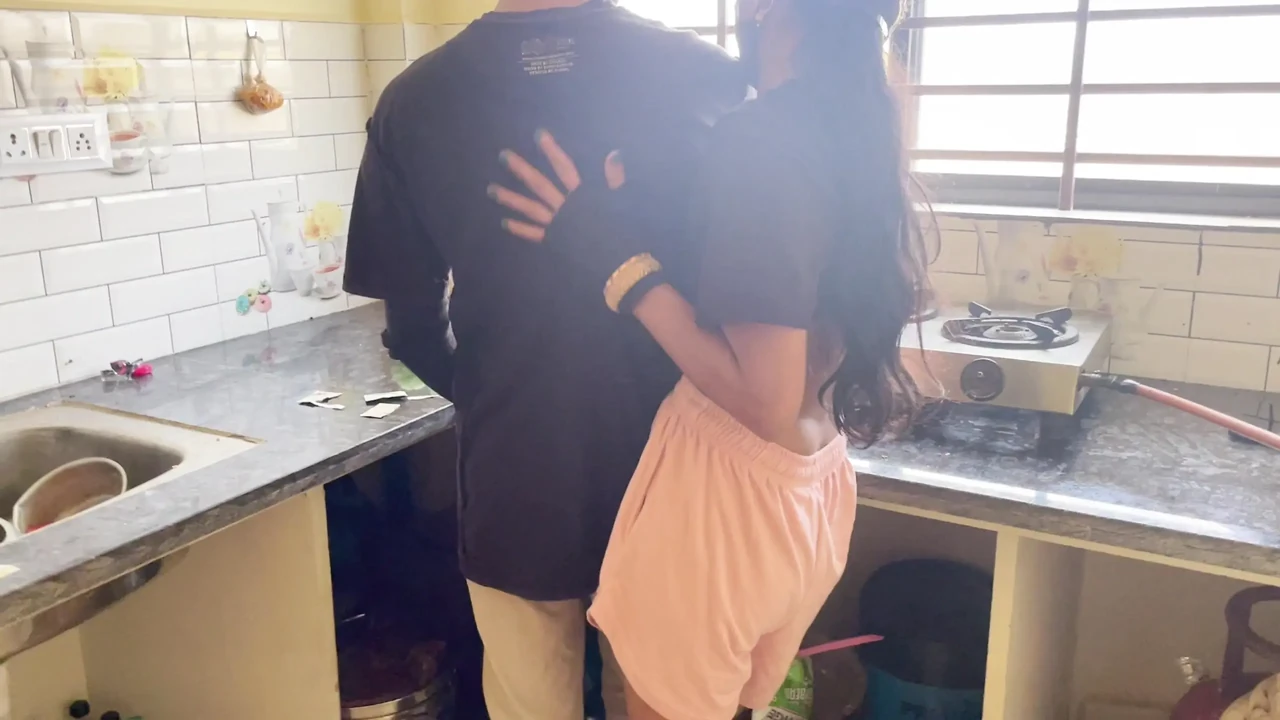 Unutulmaz mutfak seksi (Hintçe ses kaydı)