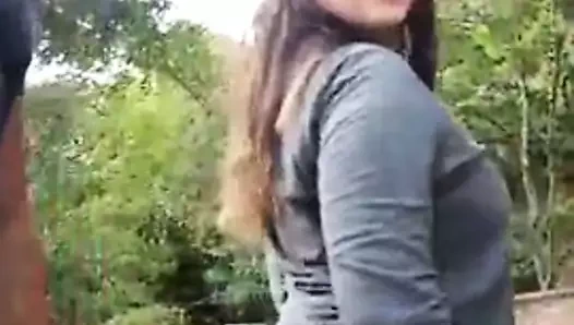 Fahişenin adını söyle - yaramaz kız arkadaşını kamuda berbat