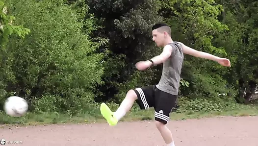 BullDogXXX.com - spor giyimli iki adam antrenmandan sonra sikişiyor