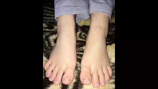 Machi seksi (38 beden) ayaklarını hareket ettiriyor