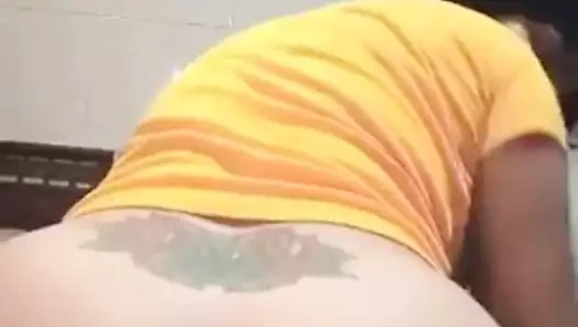 Tuga korna için çekim yapıyor