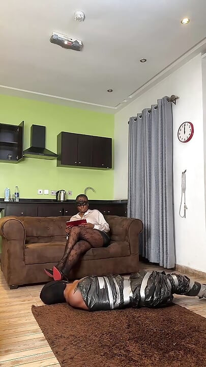 Afrikalı Kadın Egemenliği BDSM Esaret- Domina Havi