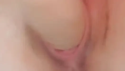 Dildo duşta ıslak amımı sikiyor