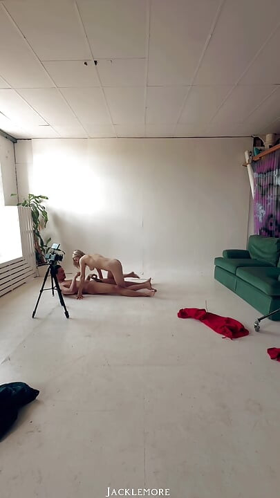Bts dolly love fotoğraf çekimi, emme ve stüdyoda korunmasız sikiş