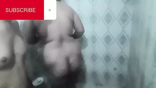 Bangladeşli yeni partner banyoda seks yapıyor