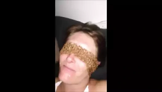 Gözleri kapalı çift oral seks