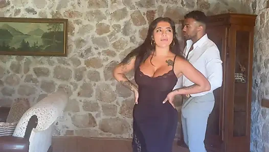 Göğüslü Hi̇sti̇lderi̇ Yasmina Khan İçi̇n Büyük Peni̇s