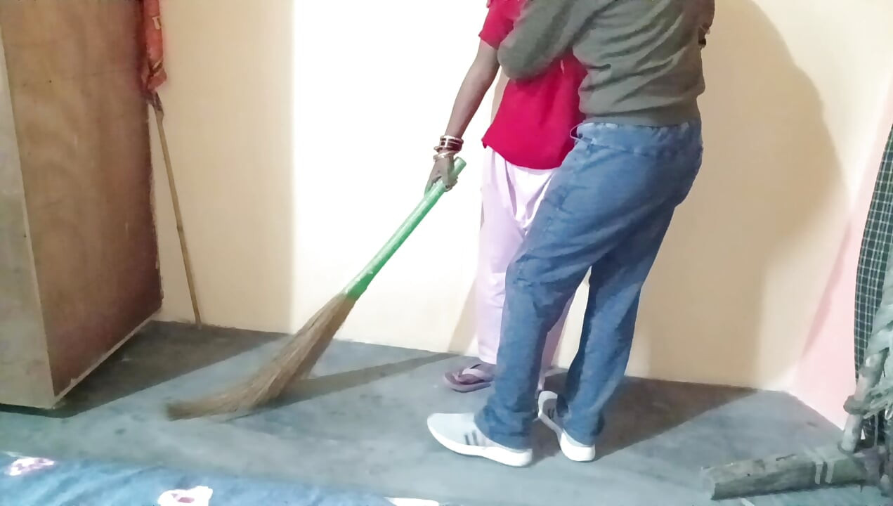 Malik se chudvaya aaj to  malkin gyi Hui thi bazar