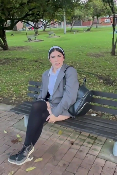 Okuldan Ayrildiktan Sonra Ilk Kez En Yakin Arkadaşimin Erkek Kardeşini Sikiyorum