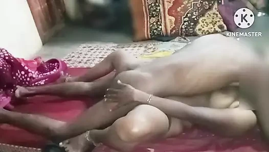 Hintli evli kadın sert gece seks yapıyor