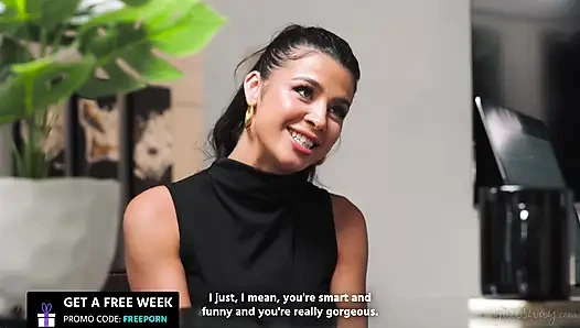 Girlsway - ateşli hatun Kylie Rocket randevu uygulamasında iş görüşmecisi Hime Marie'yi gölgelediğini fark ediyor