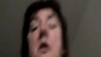 auf dem Bett daheim Sie blst mir einen-15